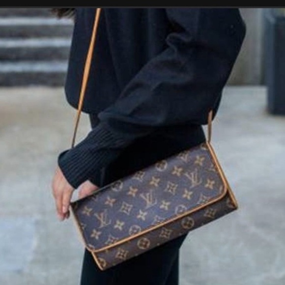 Louis Vuitton twin gm clutch crossbody monogram bag - Picture 1 of 9